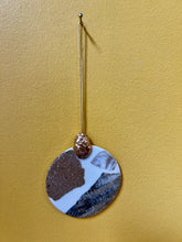 Load image into Gallery viewer, Tantri Mustika Ceramics Decos