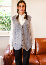 Load image into Gallery viewer, Fine Selection Hand knitted Grey Vest
