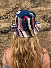 Load image into Gallery viewer, Linht handicraft bucket hat