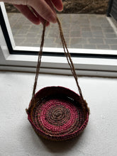 Load image into Gallery viewer, Joy Wilfred / 227-23 (Hanging basket)