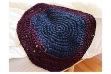 Load image into Gallery viewer, Navy Blue + Plum Recycled T-Shirt Yarn Mat