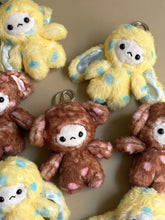 Load image into Gallery viewer, Plush Keychains