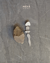 Load image into Gallery viewer, Maya Minimal Iza earrings