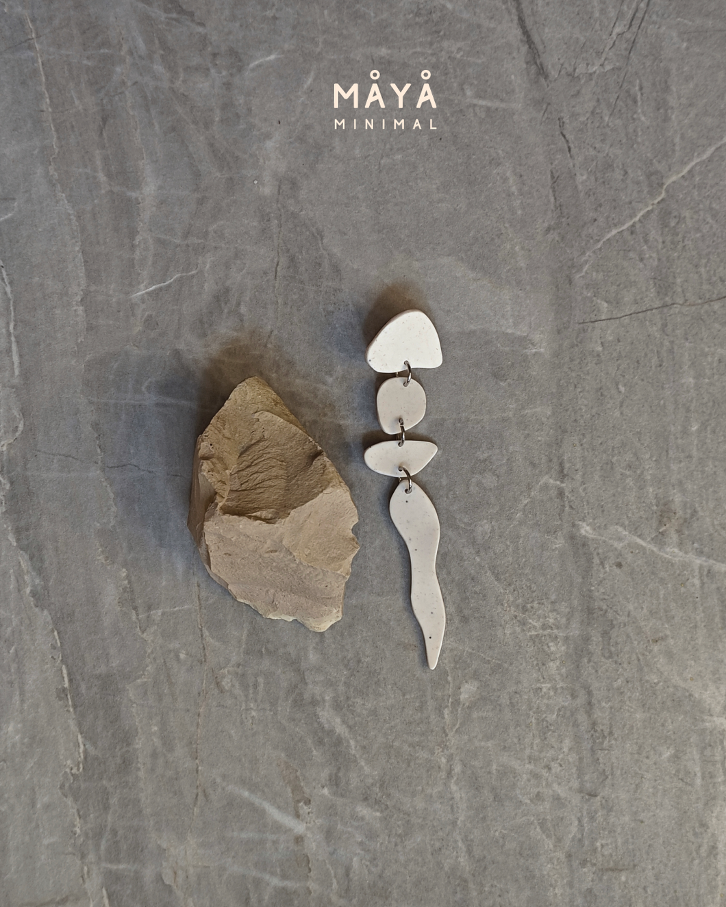 Maya Minimal Iza earrings