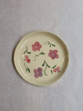 Load image into Gallery viewer, Floral Plate
