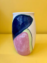 Load image into Gallery viewer, EN2217 Vase
