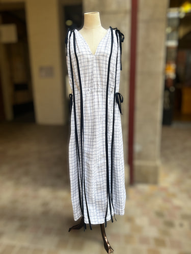 Drawn + Bound Dress (white linen check)